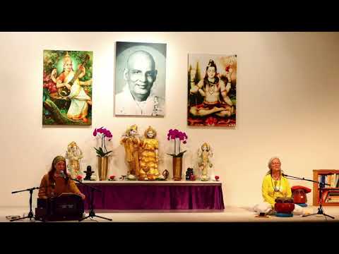 Satsang + Mantrasingen + Meditation mit Adishakti - Yoga Vidya live 20.00 Uhr - 15.11.2020