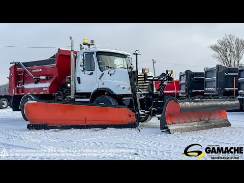 FREIGHTLINER M2 106V 2012