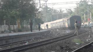 preview picture of video 'Quiz 17 :Which Express Train Is Blasting faster @Tirupparangundram Station @DAWN'