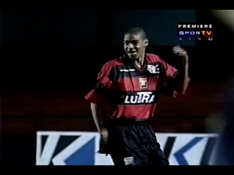 IMPERADOR MARCA PRIMEIRO GOL DA CARREIRA EM MENOS DE 30 SEGUNDOS - Adriano vs São Paulo (2000)