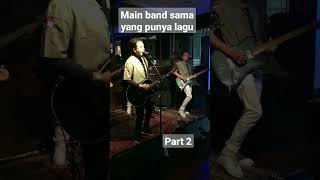 Download lagu Mahadewi feat. Piyu Padi. part 2. #shorts #shortvideo #ngamen #mahadewi #padi #piyu mp3