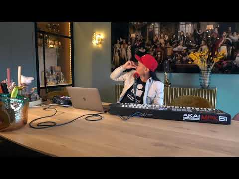 Hans is terug met songs