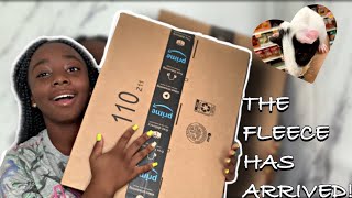 THE FLEECE HAS ARRIVED! || GUINEA PIG CAGE CLEANOUT + NEW FLEECE UNBOXING + SETUP!