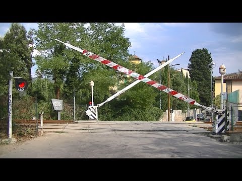 Spoorwegovergang Firenze (I) // Railroad crossing // Passaggio a livello