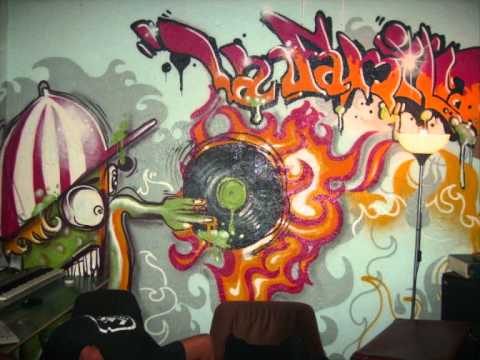 La Familia (Luxus Chris, Curse & Aphroe) - Harte Zeiten