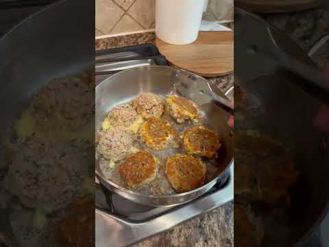 Salmon Patties (4 Ingredient Salmon Cakes) RECIPE on dinnerin321.com #seafood #cheap #salmon #recipe