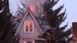 preview picture of video 'Century-old Fredericton Home Destroyed by Fire'