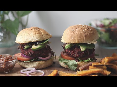 How to make CHICKPEA BEET BURGERS