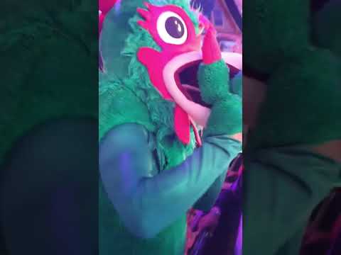 Mau P in Holland  Elrow town