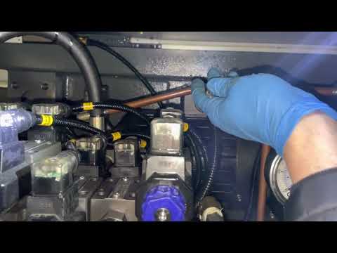 easy trick how to unlock locked turret in lathe machine