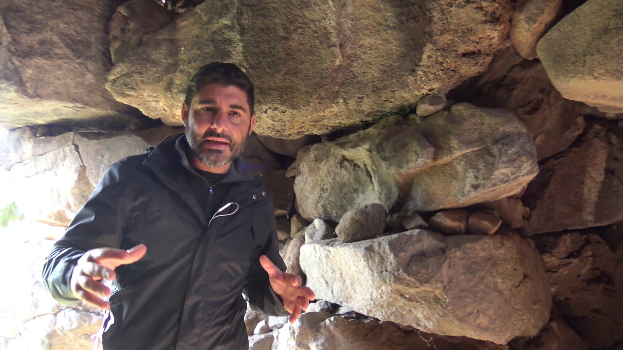 Tratalias  Nuraghe Cuccu  con l'archeologo #NicolaDessi