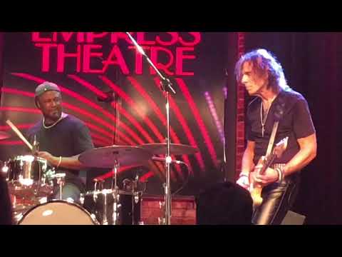 Kevin Russell video