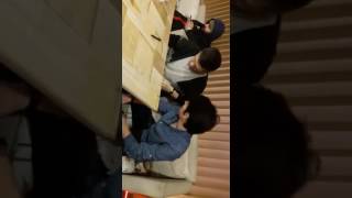 Allame parası olmayan hayranına albüm hediye etti.