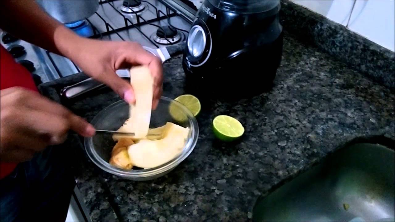 suco de abacaxi com limão e gengibre
