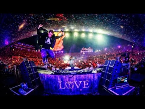 Armin van Buuren & Hardwell - Off The Hook (LIVE Tomorrowland 2015)
