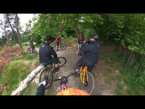 Specialised levo VS Oset 24r