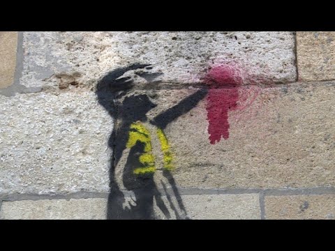 Banksy-like pro-"yellow vests" stencils appear in Bordeaux