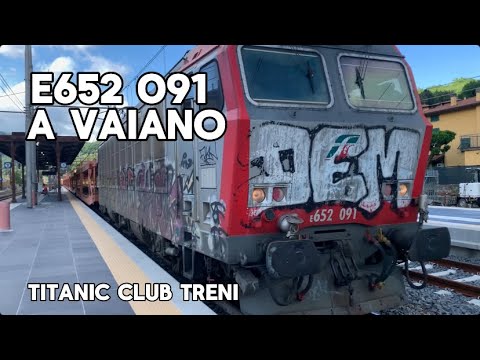 E652 091 MIR in un lento transito alla stazione di Vaiano