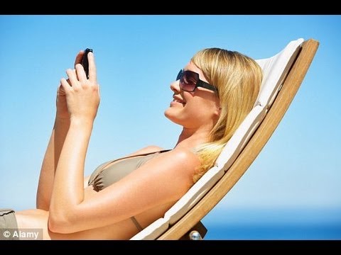 Magnetic Messaging - How to Ask a Girl Out Over Text Message - Bobby Rio