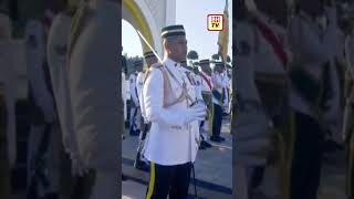 Download lagu Laungan azan iringi keberangkatan balik Al Sultan Abdullah, Tunku Azizah mp3
