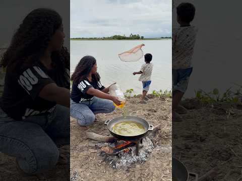Hijo pesca para que su mamá coma #fishing #pesca #pescasub #lineadepesca #fish #food #funny #comedy