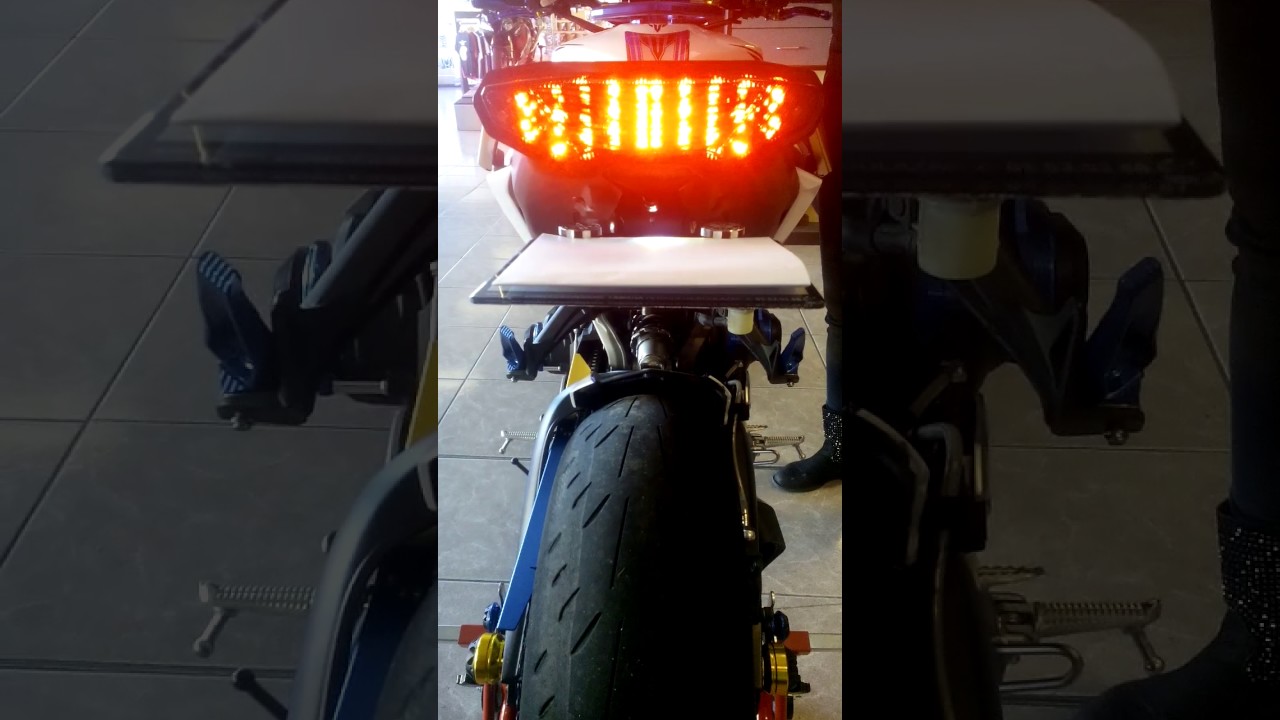 Feu stop clignotants intégrés AVDB sur Yamaha MT-09