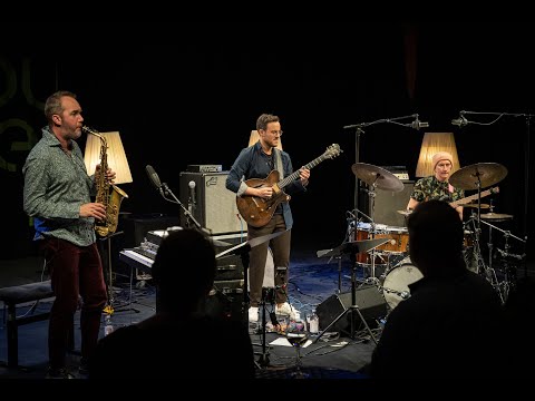 Play Video Youtube Video