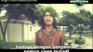 Dewa 19-Hadapi dengan senyuman