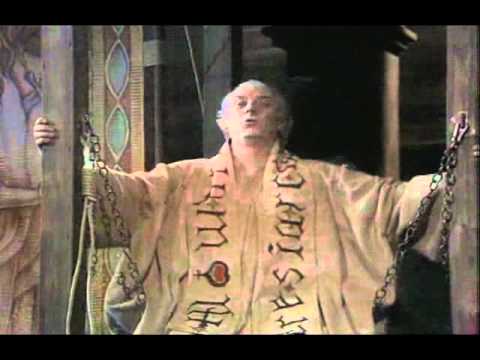 Mistero buffo, titoli di apertura