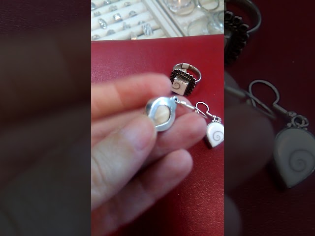 Vídeo relacionado con Pendientes Plata de Ley Mujer Piedra Santa Lucía Natural - Pendientes Pequeños de Botón Plata Redondos con Ojo de Shiva Redondos (6)