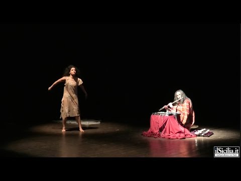 "Il mio corpo fiorisce da ogni vena"