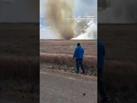 Video captures aftermath of two Navy jets colliding and crashing during Idaho air show