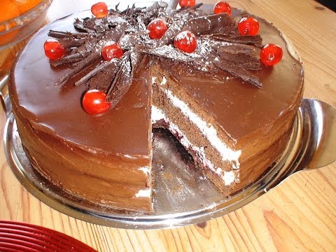 Black Forest Cake Recipe - Cooking recipes, step-by-step, tutorial. Loli Domínguez