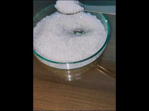 Potassium nitrate powder