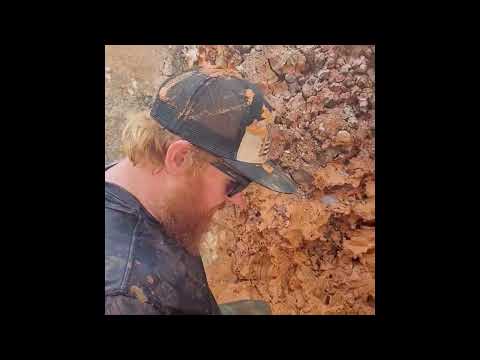 Exclusive content from Ron Coleman Quartz Mine. Our miners pulling epic crystals