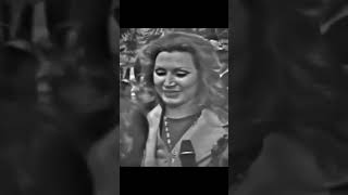 Rocío Jurado - Un clavel #rociojurado #rociojuradolamasgrande #lamasgrande #lajurado #RocioJuradoLMG