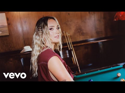 Sophia Scott - Buy a Round (Off The Rails Video)