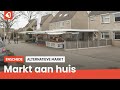 Peter mag niet op de markt, dus zet hij zijn kraam in zijn eigen voortuin