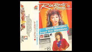 Download lagu Vol. 2: Sinar Matamu Bagai Besi Sembrani mp3