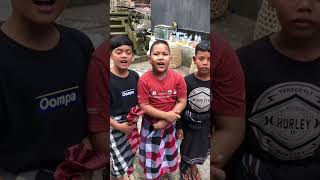 Download lagu Bocil sunat di rumah dapat hadiah mp3