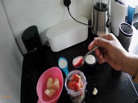 Try this delicious Banana, strawberry and apple smoothie