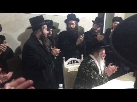 Lechaim Tish in Premishlan (Ukraine) with the Premishlaner Rebbe shlita - Baal Shem Tov nigun