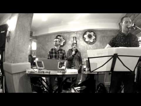 Gangsta's Paradise Acoustic live from Henley Pachangas (Phil, Chris and Barro)