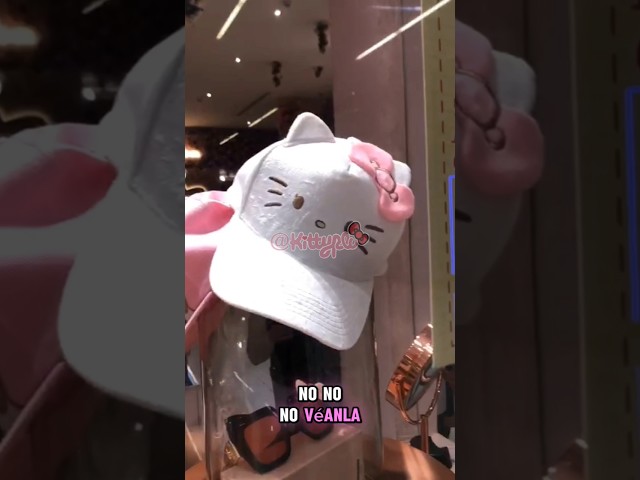 Vídeo relacionado con CERDÁ Gorra y Gafas Hello Kitty Set Infantil Original Unisex Verano Accesorios Protección UV Ajustable