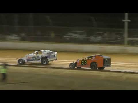 V8 Dirt Modified Feature