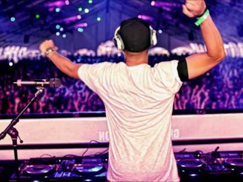 Chuckie VS Dyro - Who is ready to raid (Carlos Sebastian Mashup)