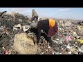 Madagascar: à côté des montagnes d'ordures, la cité de l'espoir du père Pedro | AFP Reportage