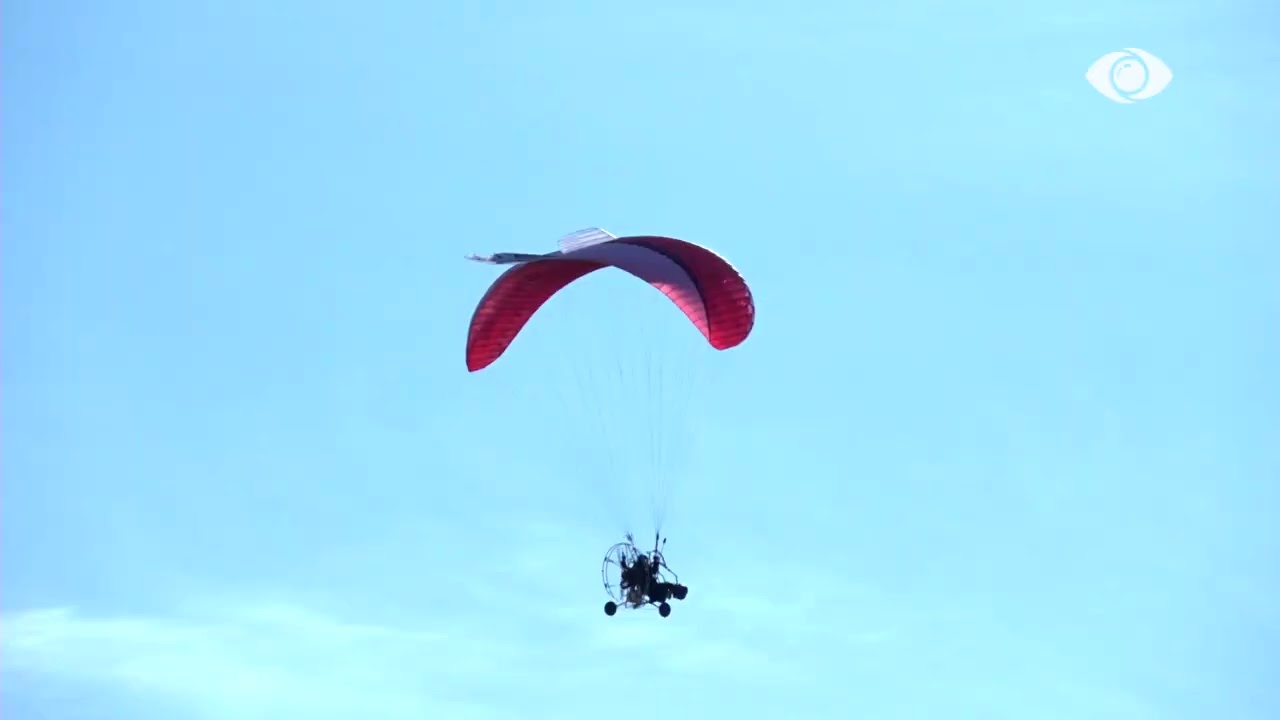 Pas surprizës, Rogerti hidhet në pishinë