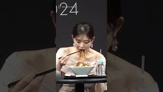 授賞式でラーメンをガチ食いする松村沙友理 #松村沙友理 #shorts