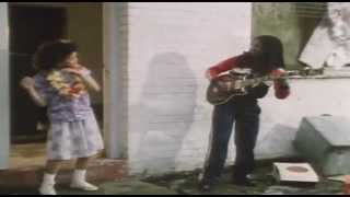 Bob Marley - Three Little Birds [Official Music Video]